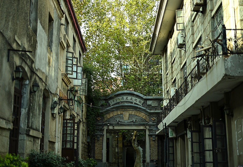 镜头下的老街:用光影营造故事感插图 镜头下的老街:用光影营造故事感插图