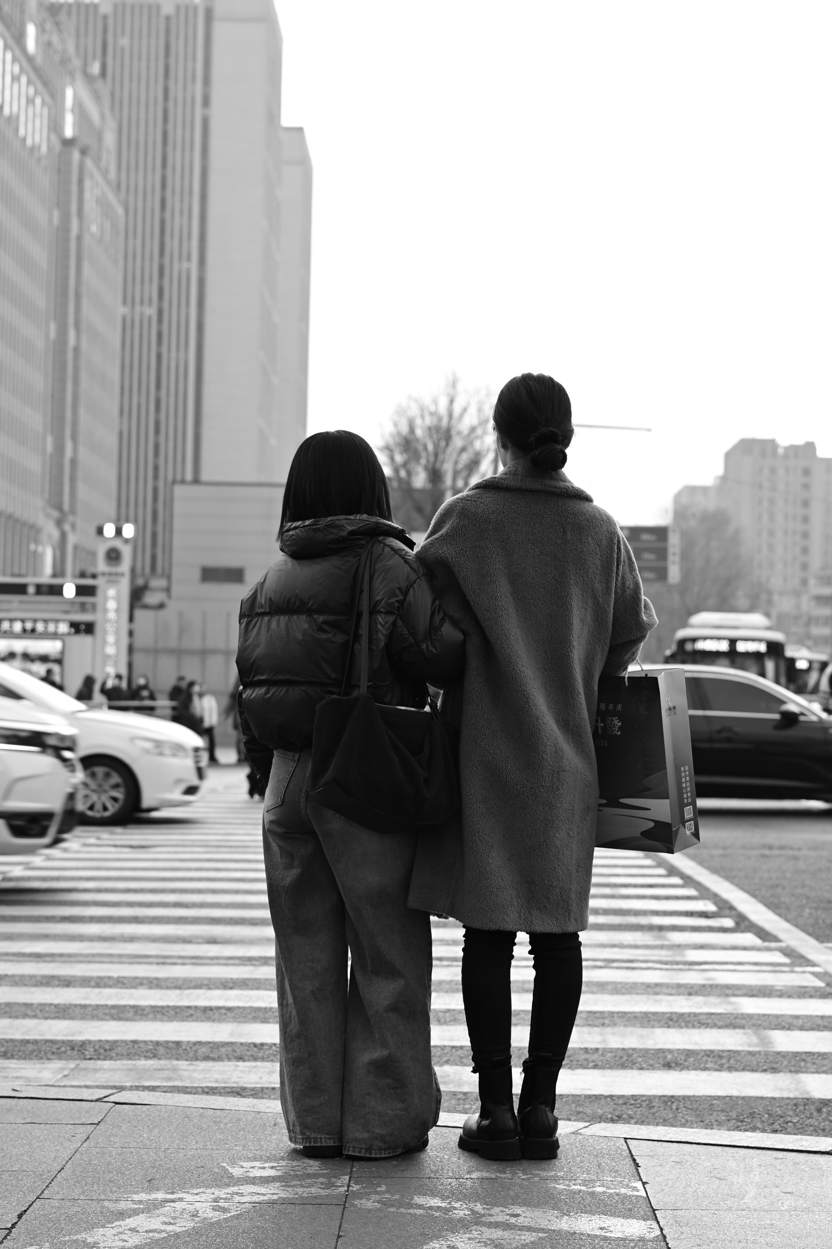 用心定格黑白街拍，捕捉灵魂瞬间插图7