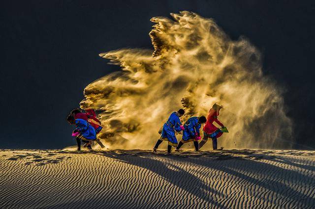 摄影画面布局：合理安排主体、陪体的位置，利用前景、后景衬托插图