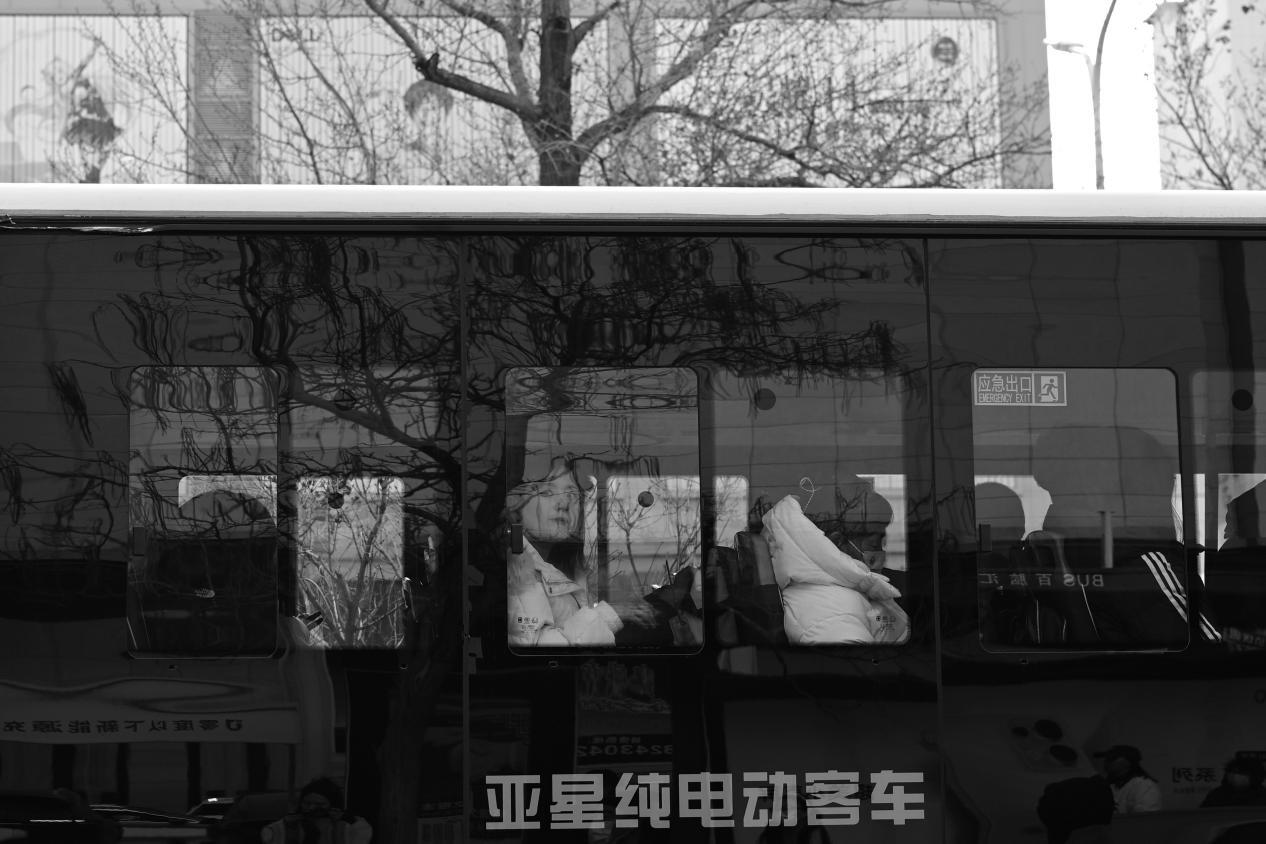 用心定格黑白街拍，捕捉灵魂瞬间插图1