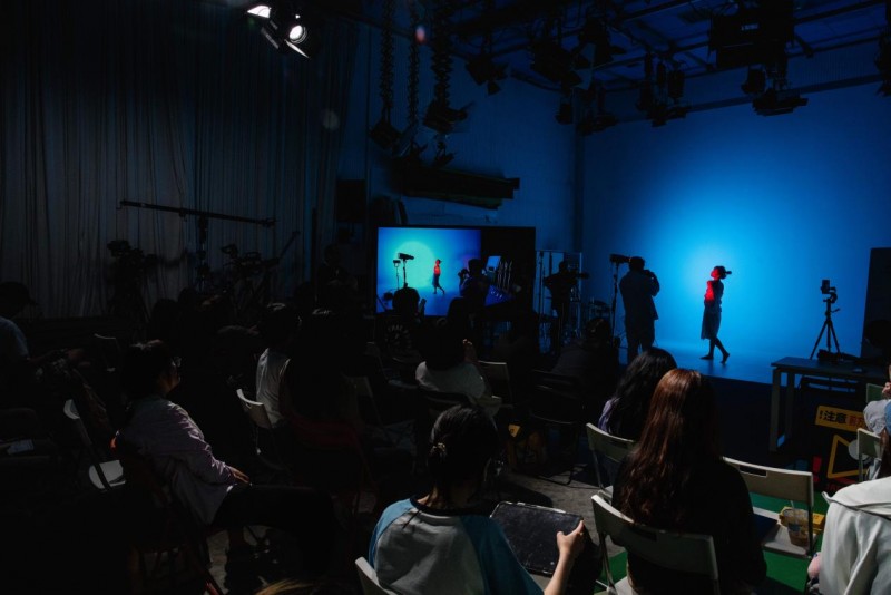 未来视界启航:像素蛋糕AI修图课登陆中国传媒大学插图2 未来视界启航:像素蛋糕AI修图课登陆中国传媒大学插图2