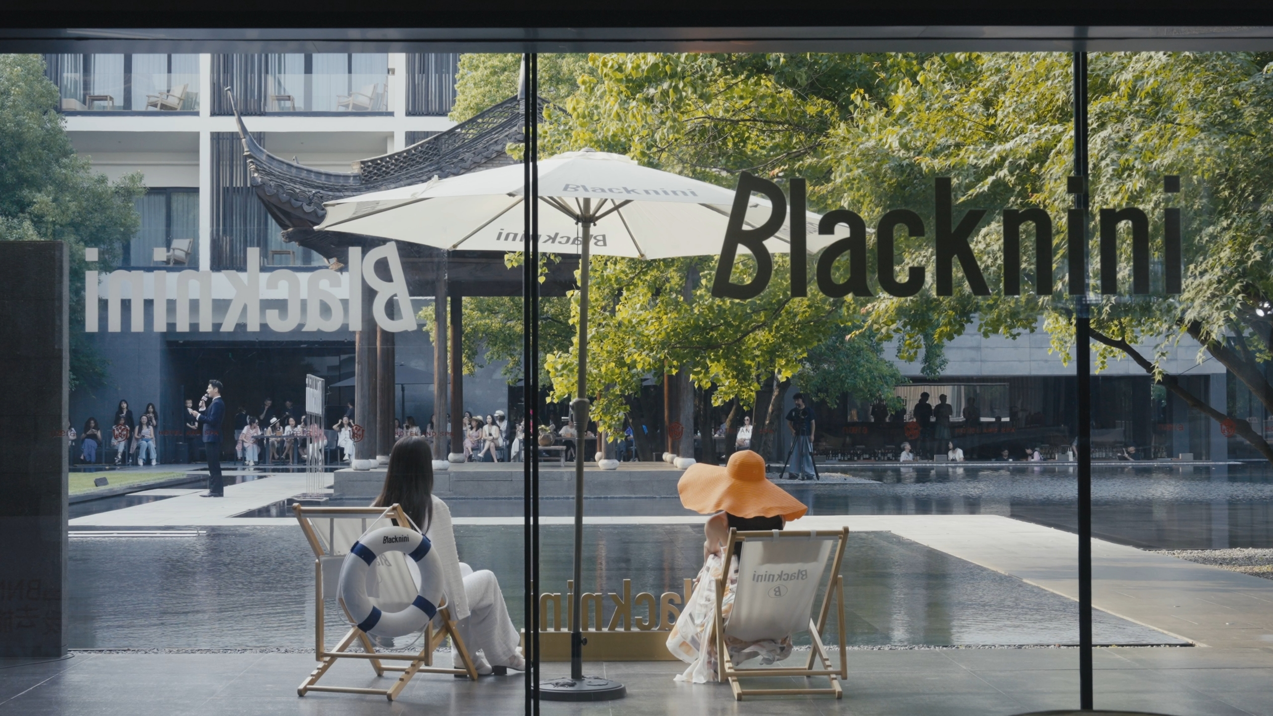 实景直播秀新突破：11台FX3和FX6摄影机联合打造电影感时装直播秀插图4