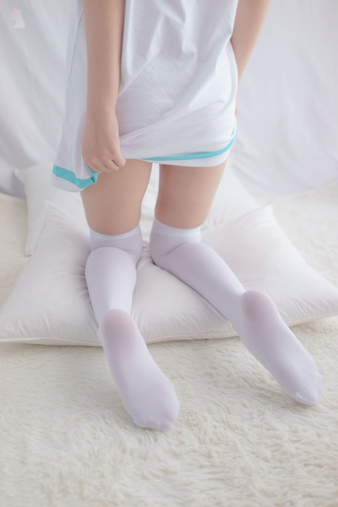 喵写真 VOL.003 居家少女白丝 [72P/533MB]插图3