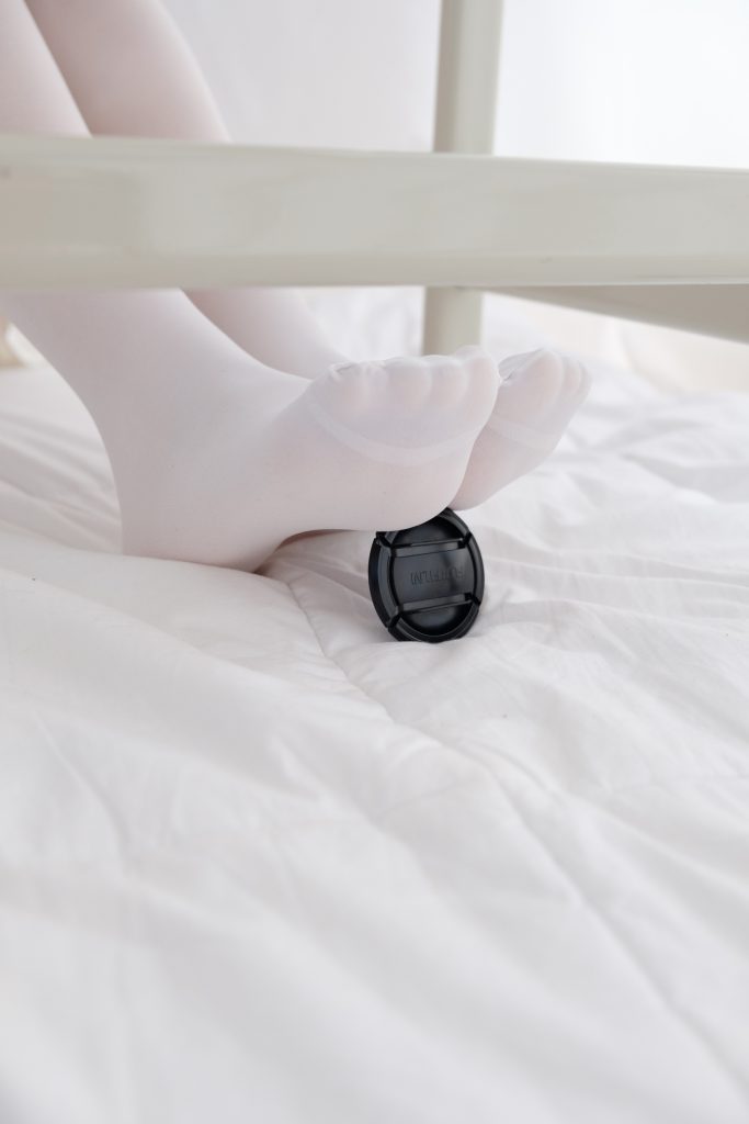 喵写真 VOL.007 课桌上白丝水手服 [55P/360MB]插图2