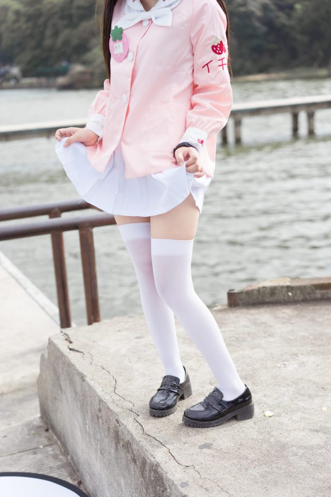 喵写真 VOL.010 湖边白丝萝莉 [66P/494MB]插图2