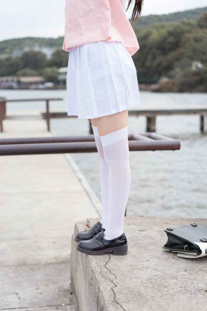 喵写真 VOL.010 湖边白丝萝莉 [66P/494MB]插图1