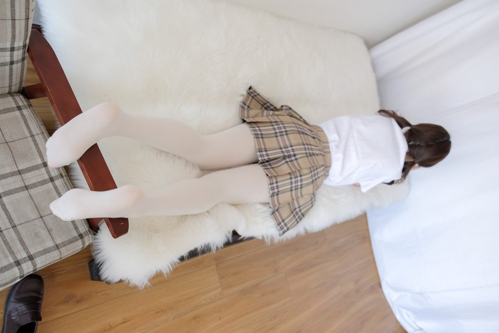 喵写真 VOL.022 丝袜百褶裙3 [95P/481MB]插图3