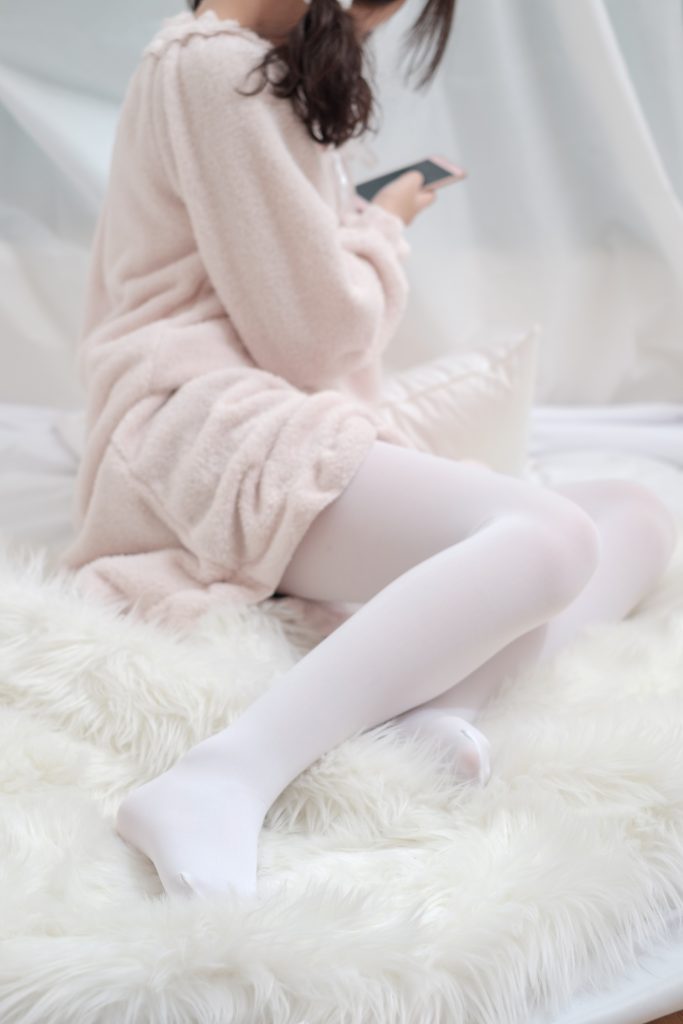 喵写真 早期作品01 毛茸茸睡衣下的白丝 [106P/1V/375MB]-无料摄影圈