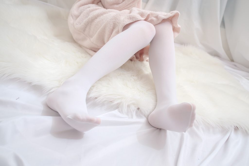 喵写真 早期作品01 毛茸茸睡衣下的白丝 [106P/1V/375MB]插图2