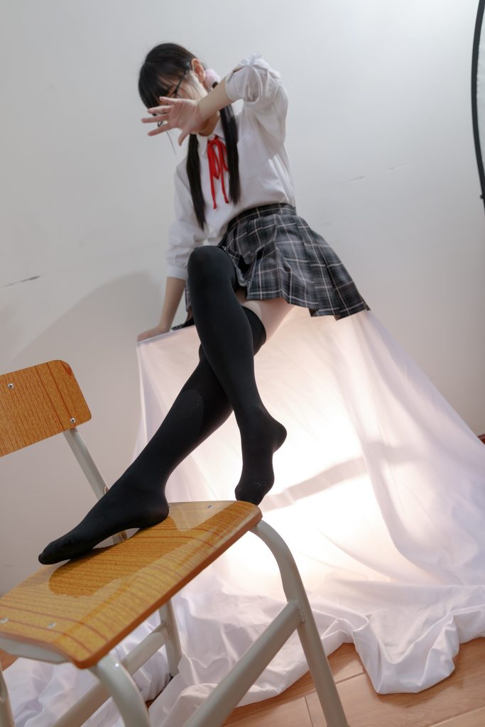 喵写真 早期作品08 JK黑丝格子裙 [91P/1V/586MB]插图1