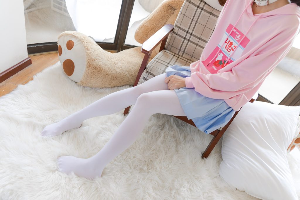 喵写真 早期作品09 白丝少女居家写真 [104P/1V/643MB]插图2