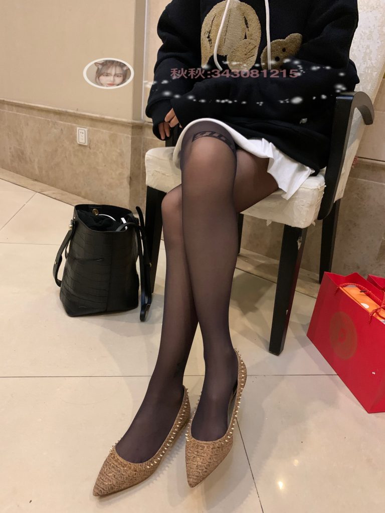 微信朋友圈达人@Changeable丸子-定制系列 NO.025 字母黑丝[37P/64MB]插图3