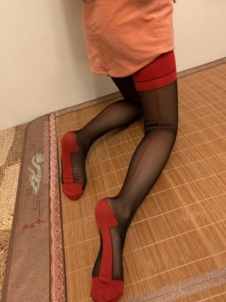 微信朋友圈达人@Changeable丸子-定制系列 NO.029 筒袜 [47P/99MB]插图1