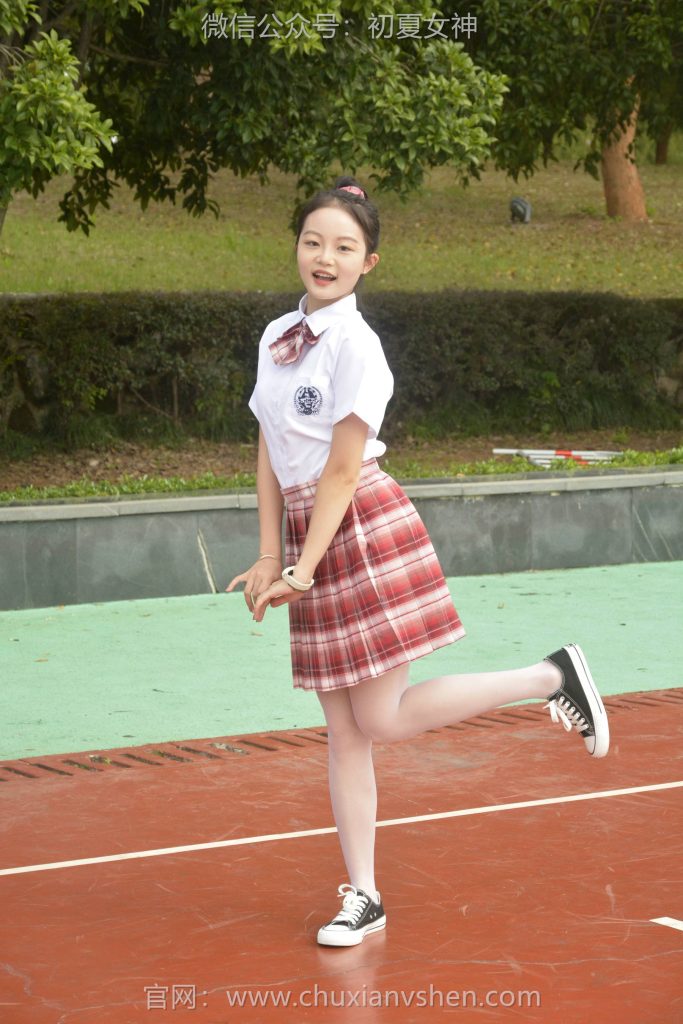 初夏女神 NO.101 双双 大红JK套[130P/1V/4.98GB]插图1