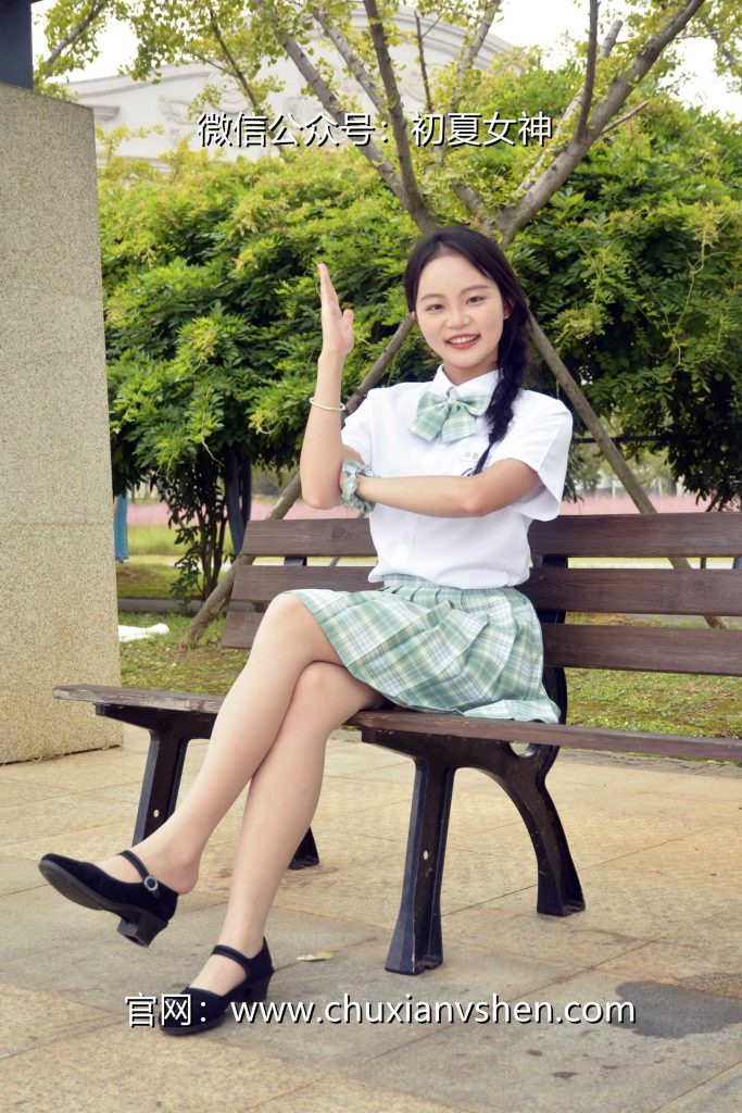 初夏女神 NO.103 双双 雪松JK套[140P/1V/5.53GB]插图3