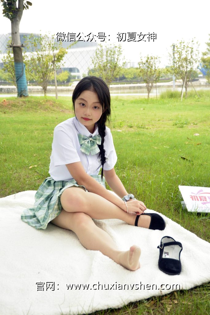 初夏女神 NO.103 双双 雪松JK套[140P/1V/5.53GB]插图2