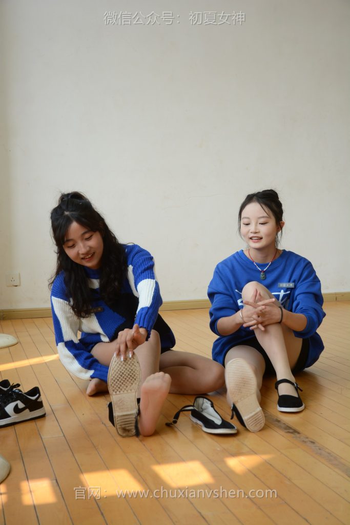 初夏女神 NO.105点点、双双 蓝色多巴胺[151P/1V/4.79GB]插图1