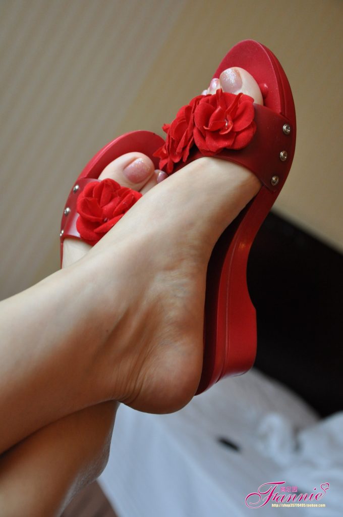 Fannie芬妮每足园 No.318 梦中的婚礼 红玫瑰 [74P/214MB]插图3