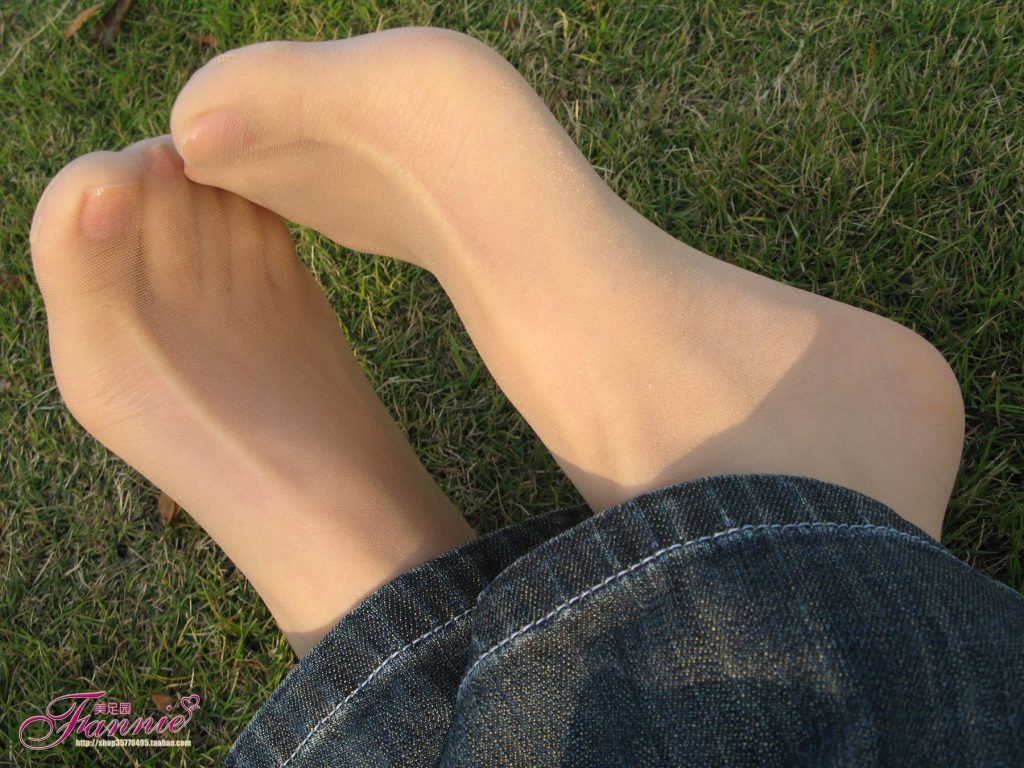 Fannie芬妮每足园 No.365 窃窃私语肉丝 [130P/331MB]插图3