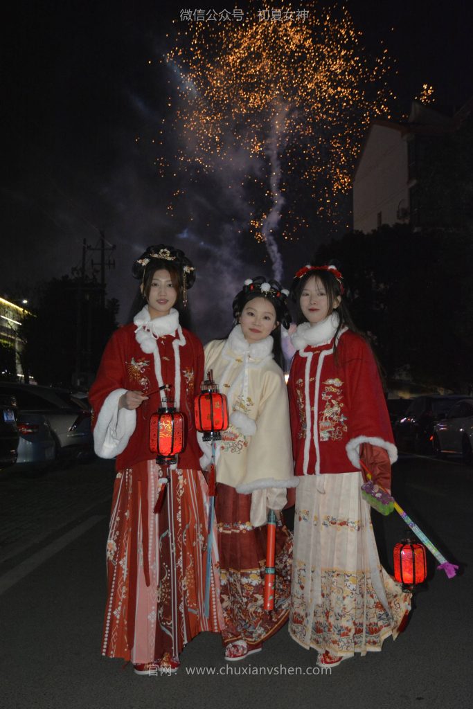 初夏女神 NO.149 双双&秀秀&情情 新年快乐[110P/1V/3.06GB]-无料摄影圈