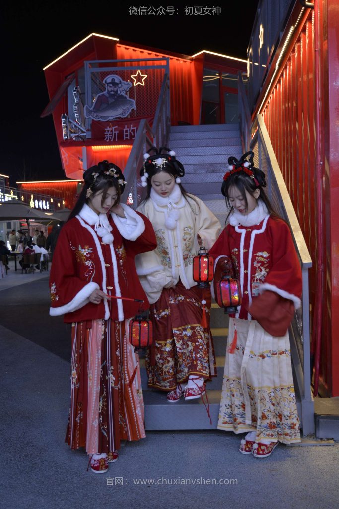 初夏女神 NO.149 双双&秀秀&情情 新年快乐[110P/1V/3.06GB]插图3