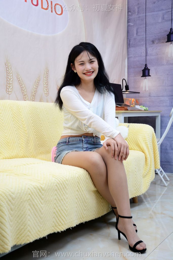 初夏女神 NO.234 幺幺 职业微笑[100P/1V/4.40GB]插图1