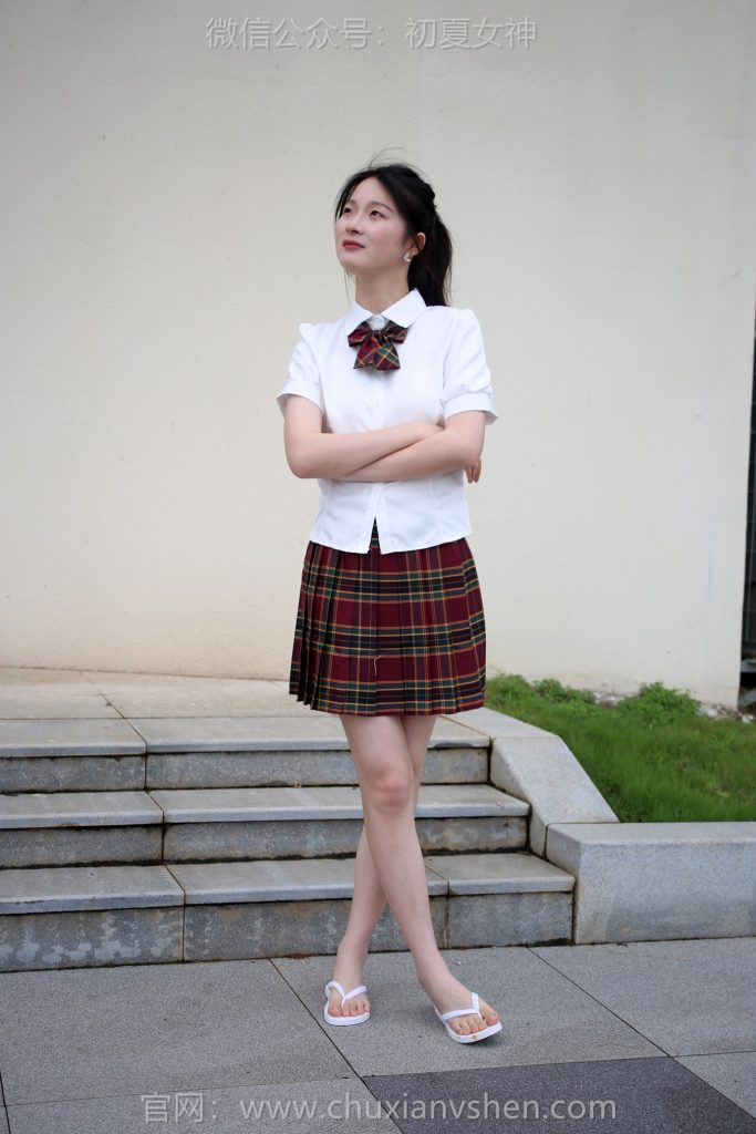 初夏女神 NO.246 安妮 JK人字拖[130P/1V/4.98GB]插图1