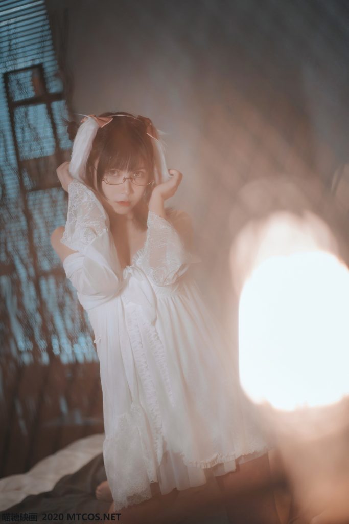 喵糖映画 VOL.139 白色私房睡裙 [30P/226M]插图3