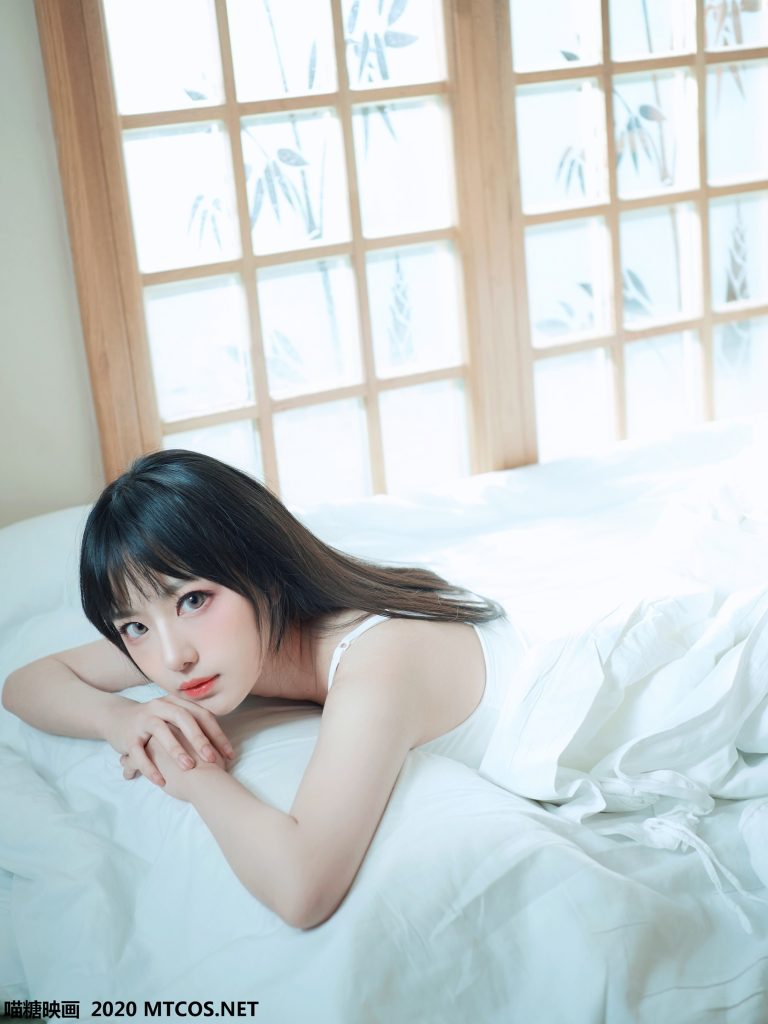 喵糖映画 VOL.143 日系白T私房 魅力小姐姐 [35P/180M]插图2