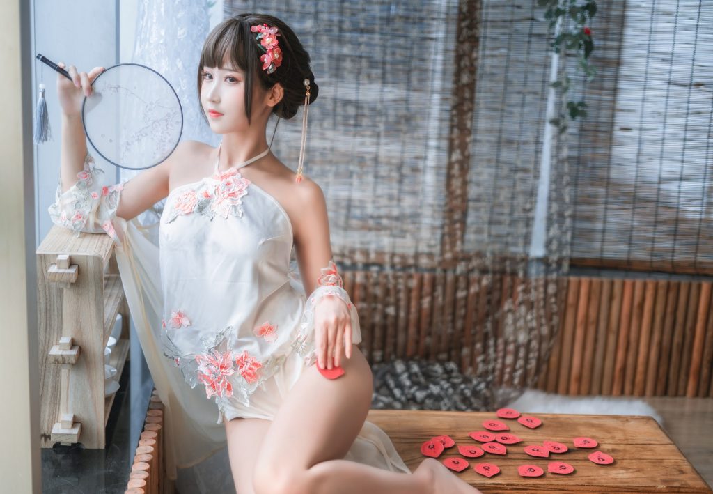 [喵糖映画]VOL.230 少女肚兜 花溪纱 [20P/149MB]插图2