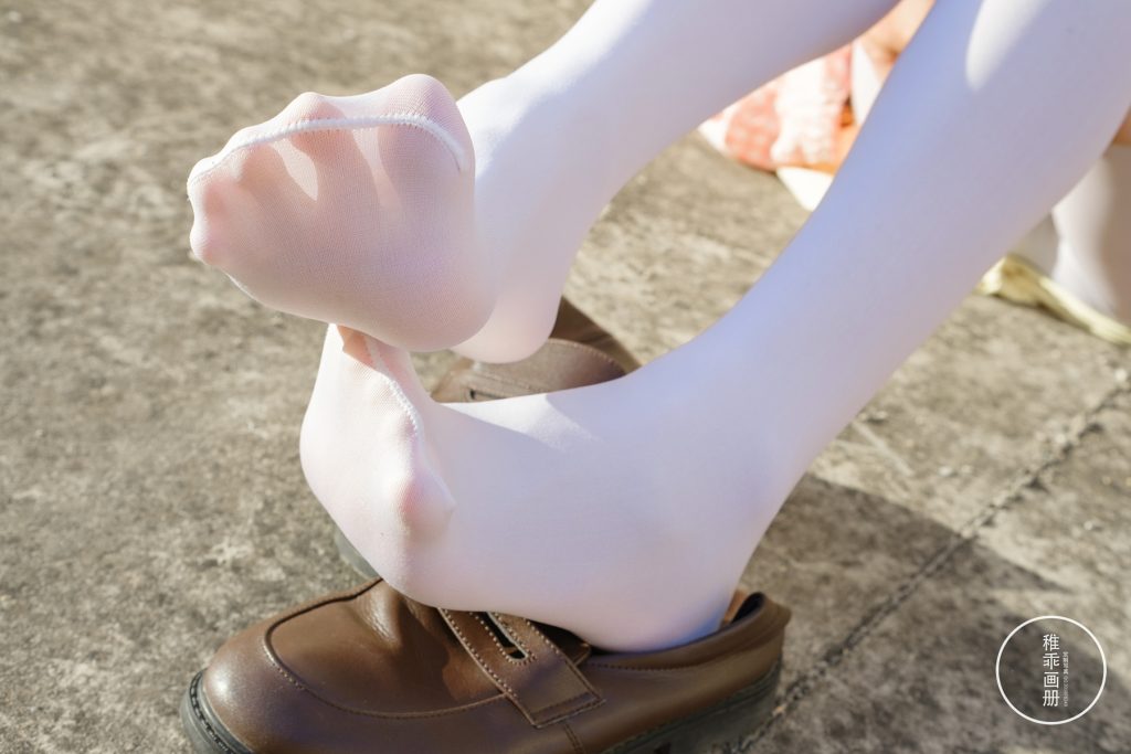 柴系小乖(稚乖画册) NO.003 – 夜夜 天台粉裙[82P/0.98GB]插图3