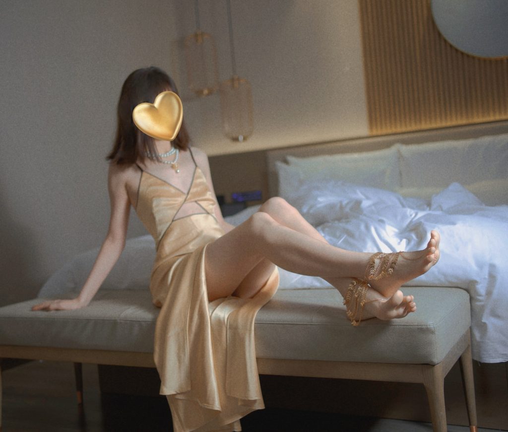 禅院熏 001 金色礼服 jio链 [32P/212MB]插图2