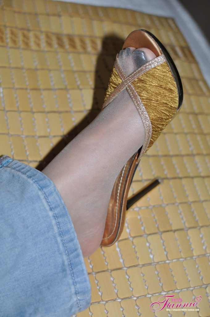 Fannie芬妮每足园 No.374 秋日私语（高跟丝族）3[46P/114MB]插图1