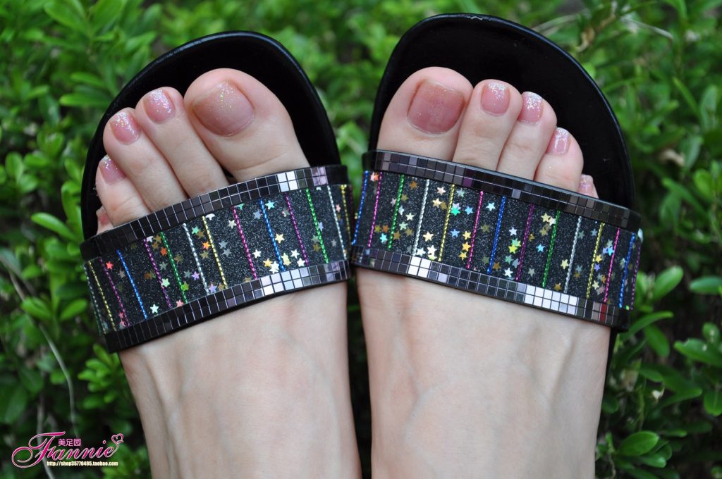 Fannie芬妮每足园 No.504 夏日足下 清爽靓丽 黑色拖鞋1[43P/112MB]插图3