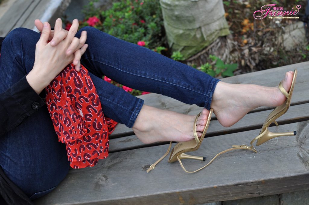 Fannie芬妮每足园 No.513 心绪盈秋 裸足高跟2[59P/168MB]插图3