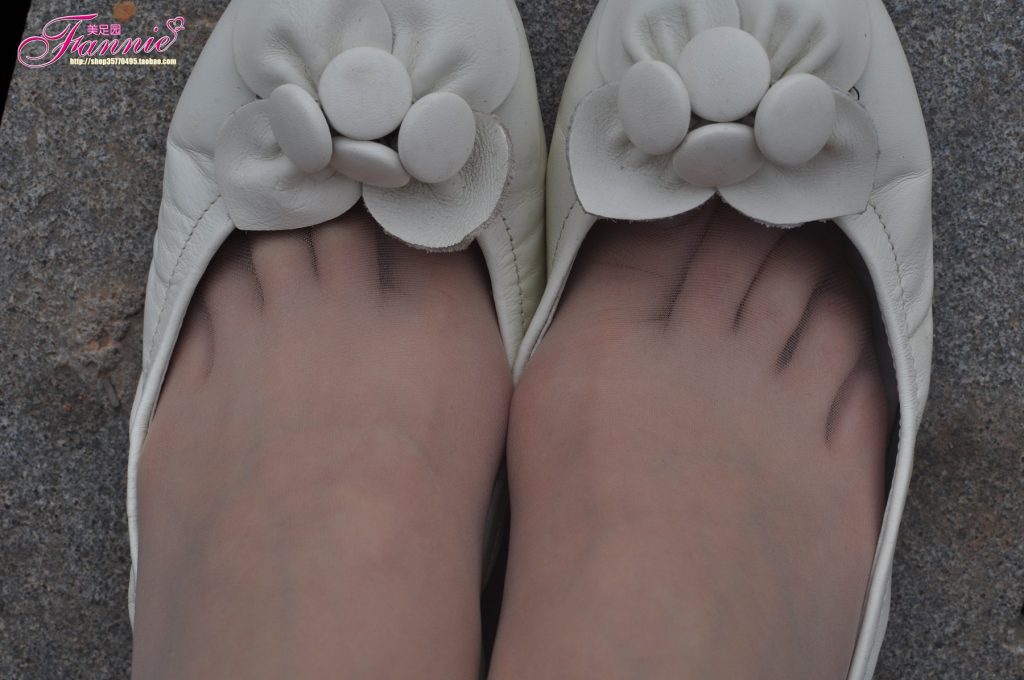 Fannie芬妮每足园 No.516 行在深秋 丝族3[47P/108MB]插图2