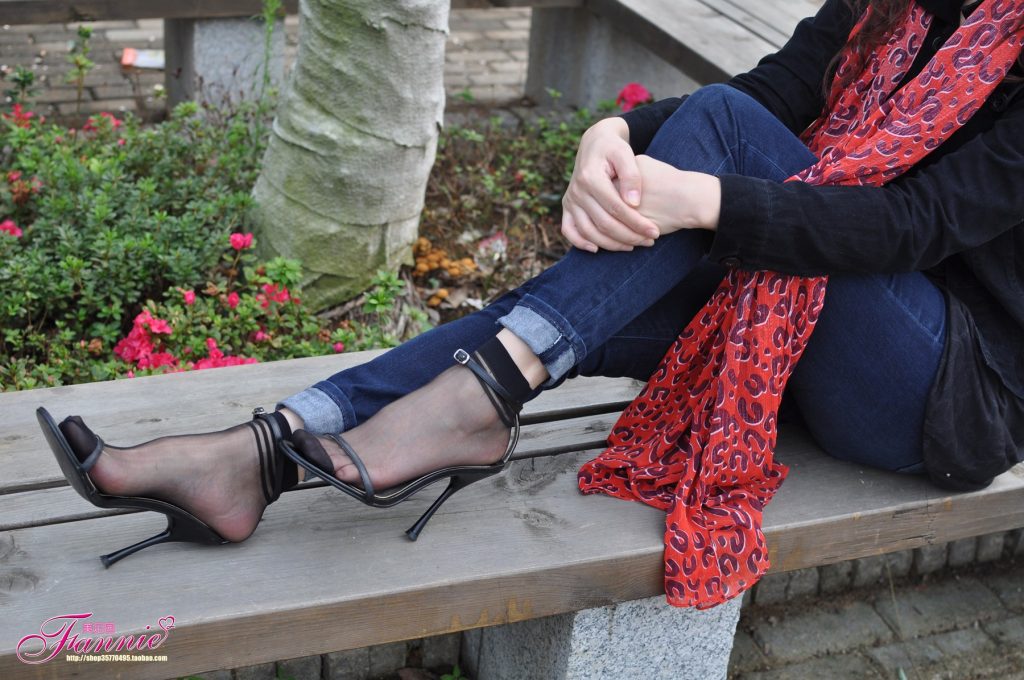 Fannie芬妮每足园 No.522 心绪盈秋 黑丝[61P/176MB]插图3