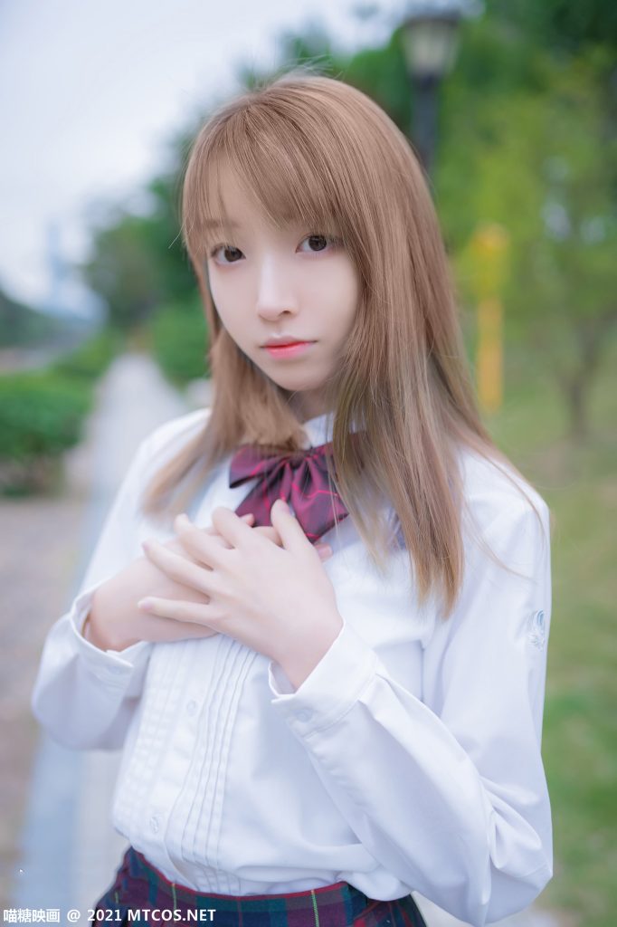 [喵糖映画]VOL.388 户外黑丝制服 [38P/108MB]插图1