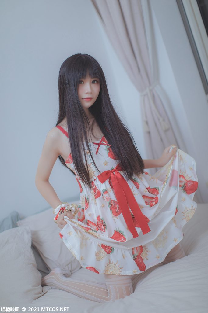 [喵糖映画]VOL.407 草莓小裙子 [40P/366MB]插图3