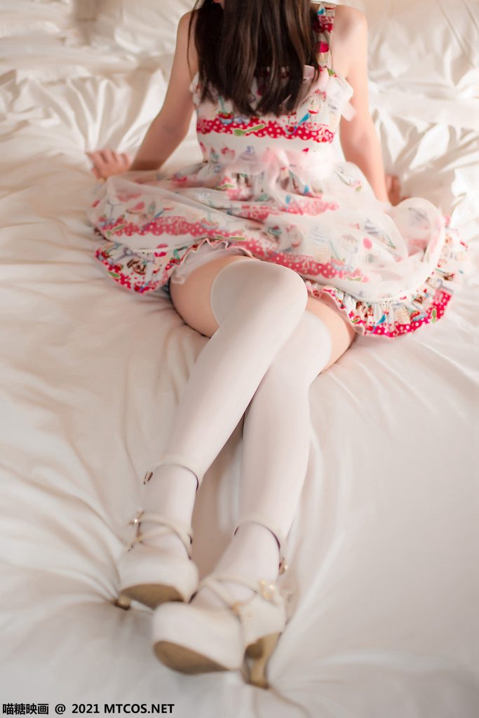 [喵糖映画]VOL.417 草莓裙子 [27P/199MB]插图2
