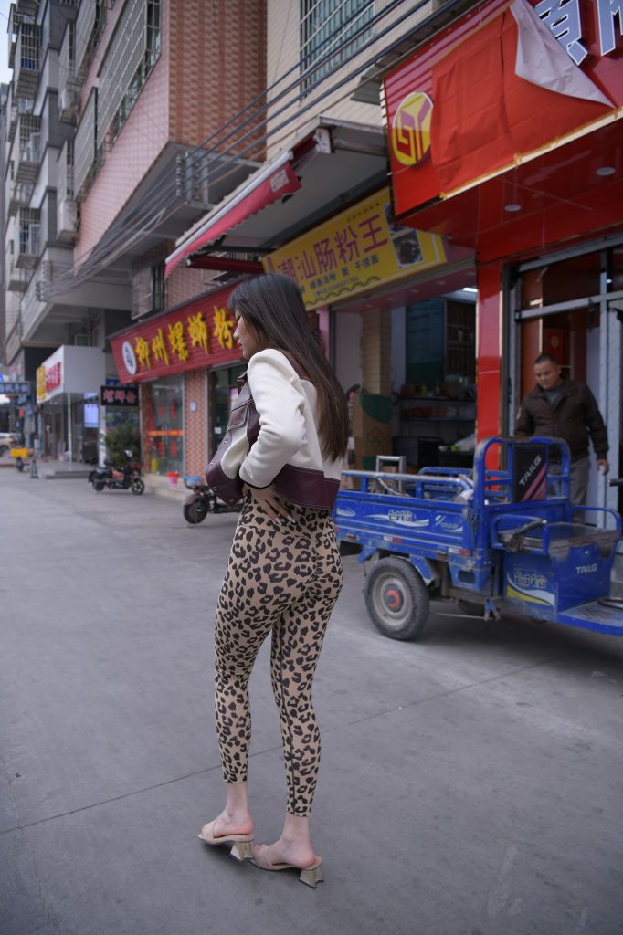 精选街拍 No.255 圆润翘臀紧身豹纹（二） [106P/169M]插图2