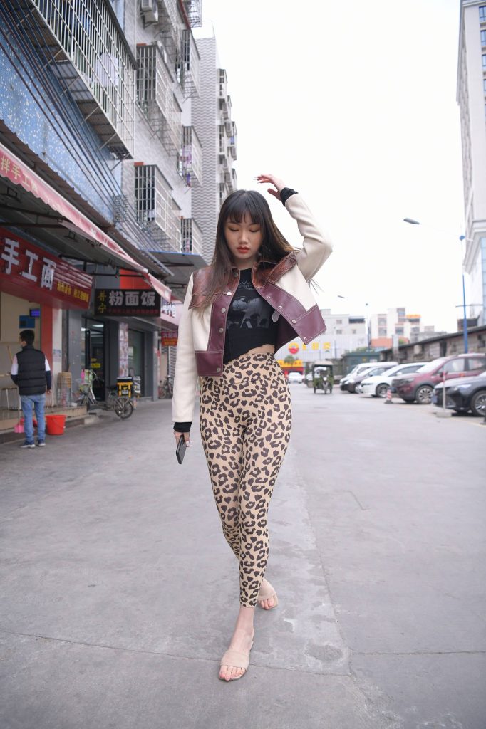 精选街拍 No.255 圆润翘臀紧身豹纹（二） [106P/169M]插图1