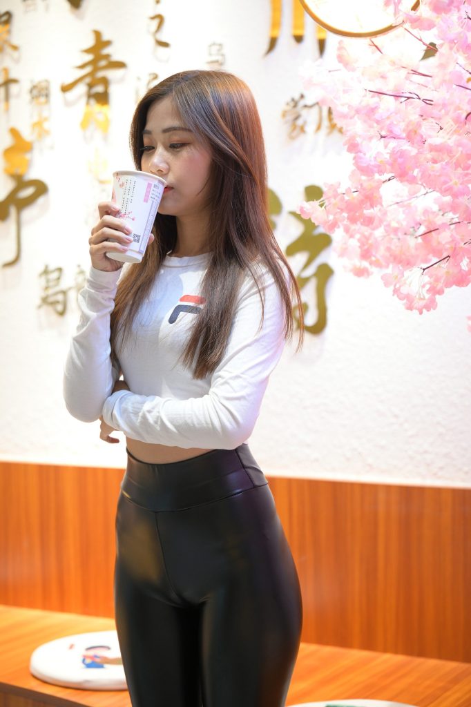 精选街拍 No.285 黑色皮裤性感美女（四） [101P/139M]-无料摄影圈