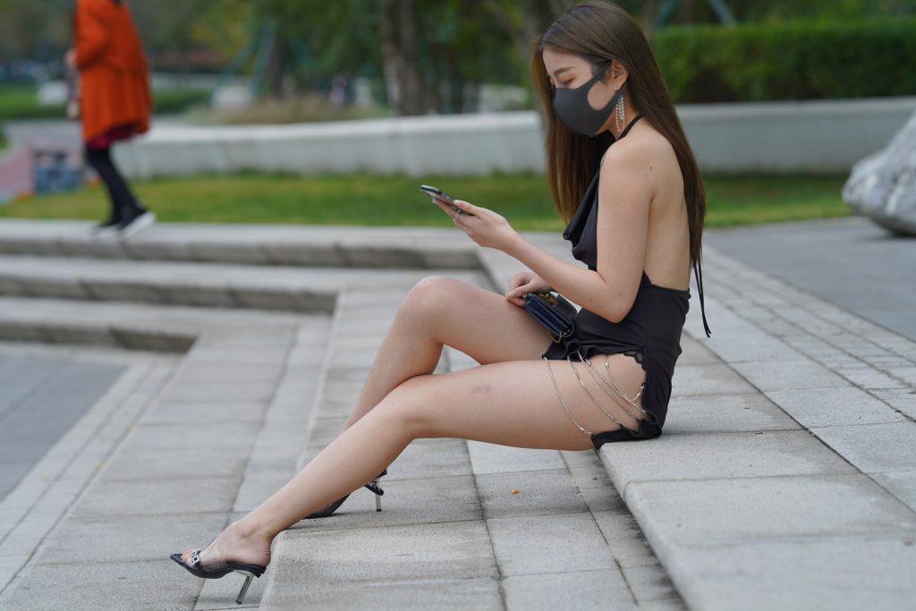 精选街拍 No.309 妩媚少妇开叉到腰的超短裙（2） [100P/114M]插图1