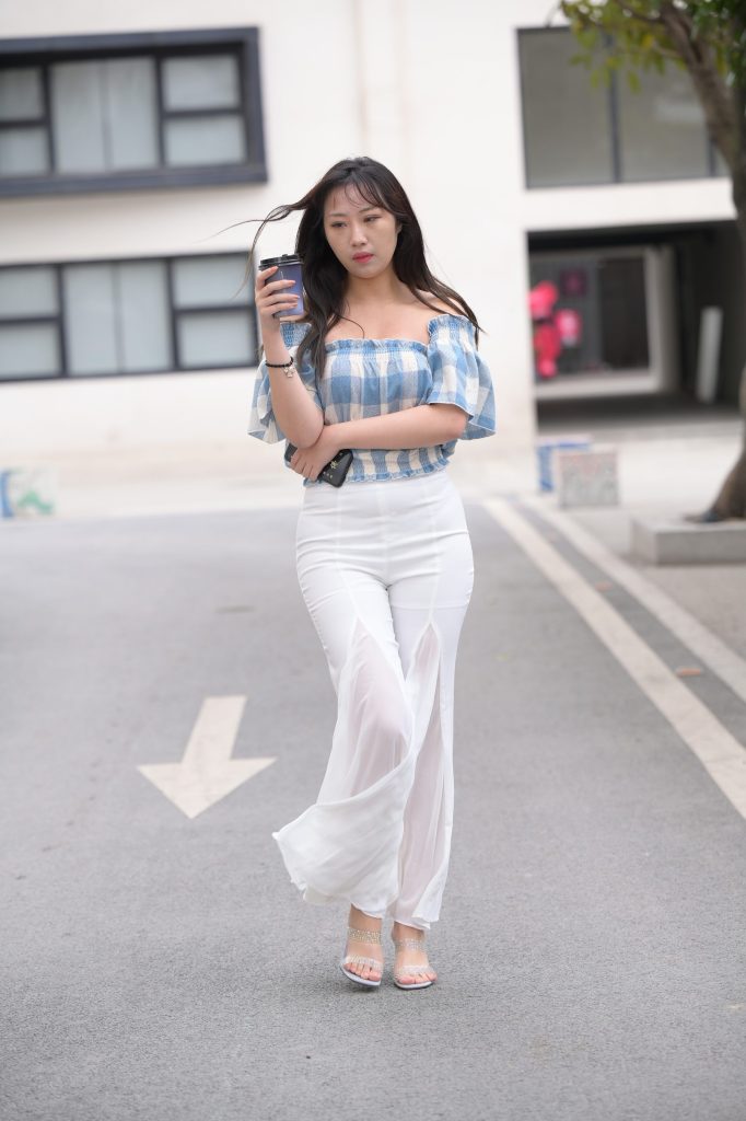 精选街拍 No.323 性感白裤圆润美臀气质少妇（一） [80P/93M]插图3