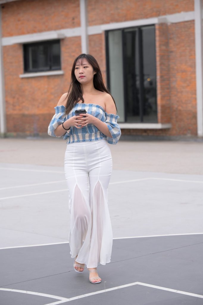 精选街拍 No.325 性感白裤圆润美臀气质少妇（三） [80P/93M]插图2