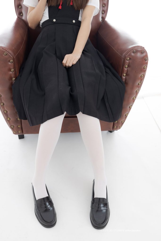 [紧急企划]NO.011 出境妹子：一只喵喵梓 [108P/1V/1.42G]插图2