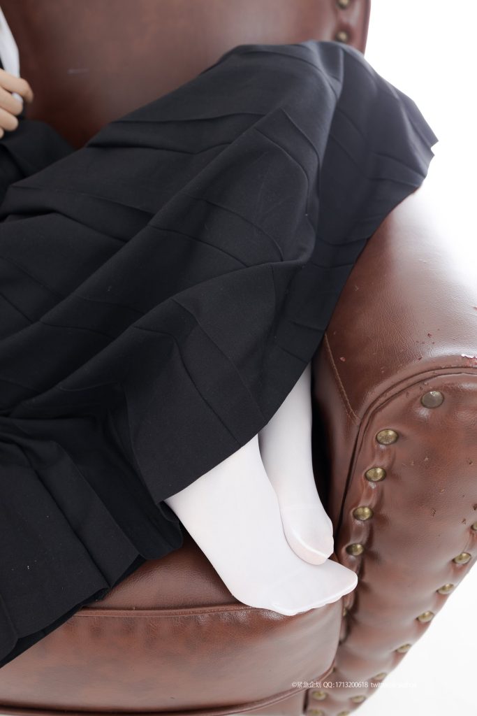 [紧急企划]NO.011 出境妹子：一只喵喵梓 [108P/1V/1.42G]插图3