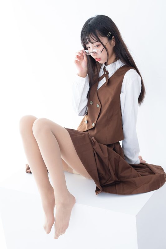 [紧急企划]内部定制 NO.016 一只喵喵梓 棕色JK裙[48P/1V/1.09GB]-无料摄影圈