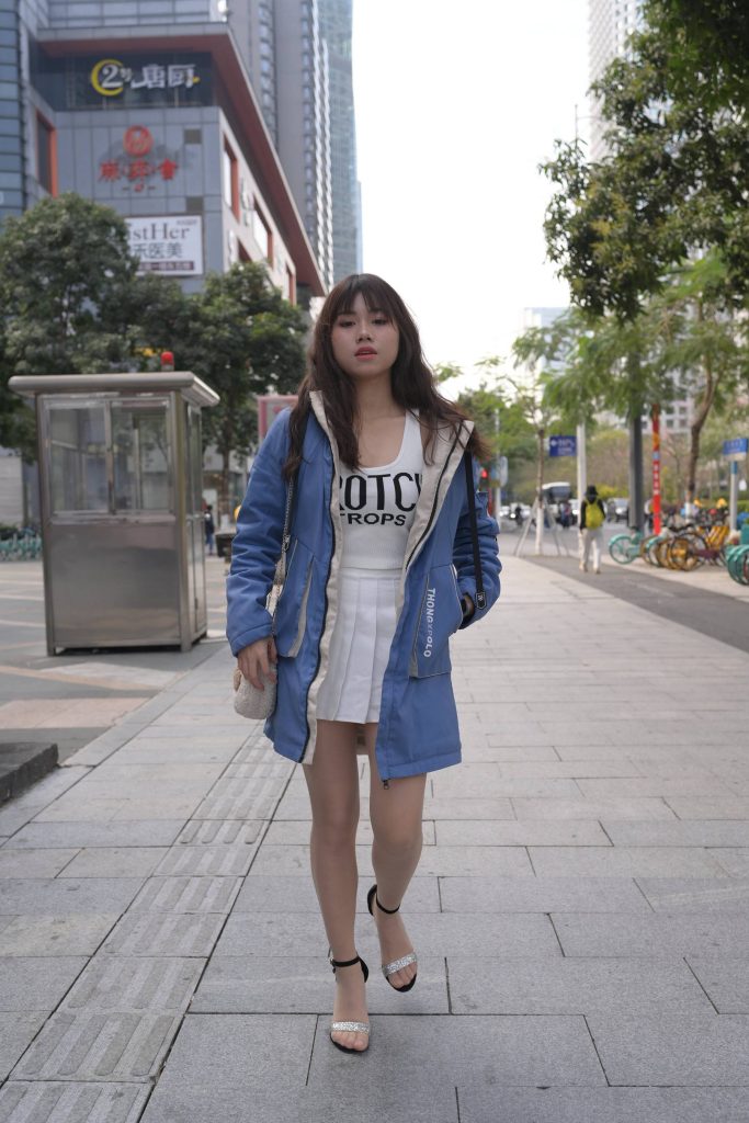 精选街拍 No.344 买东西的依依 1 [106P/88M]插图2